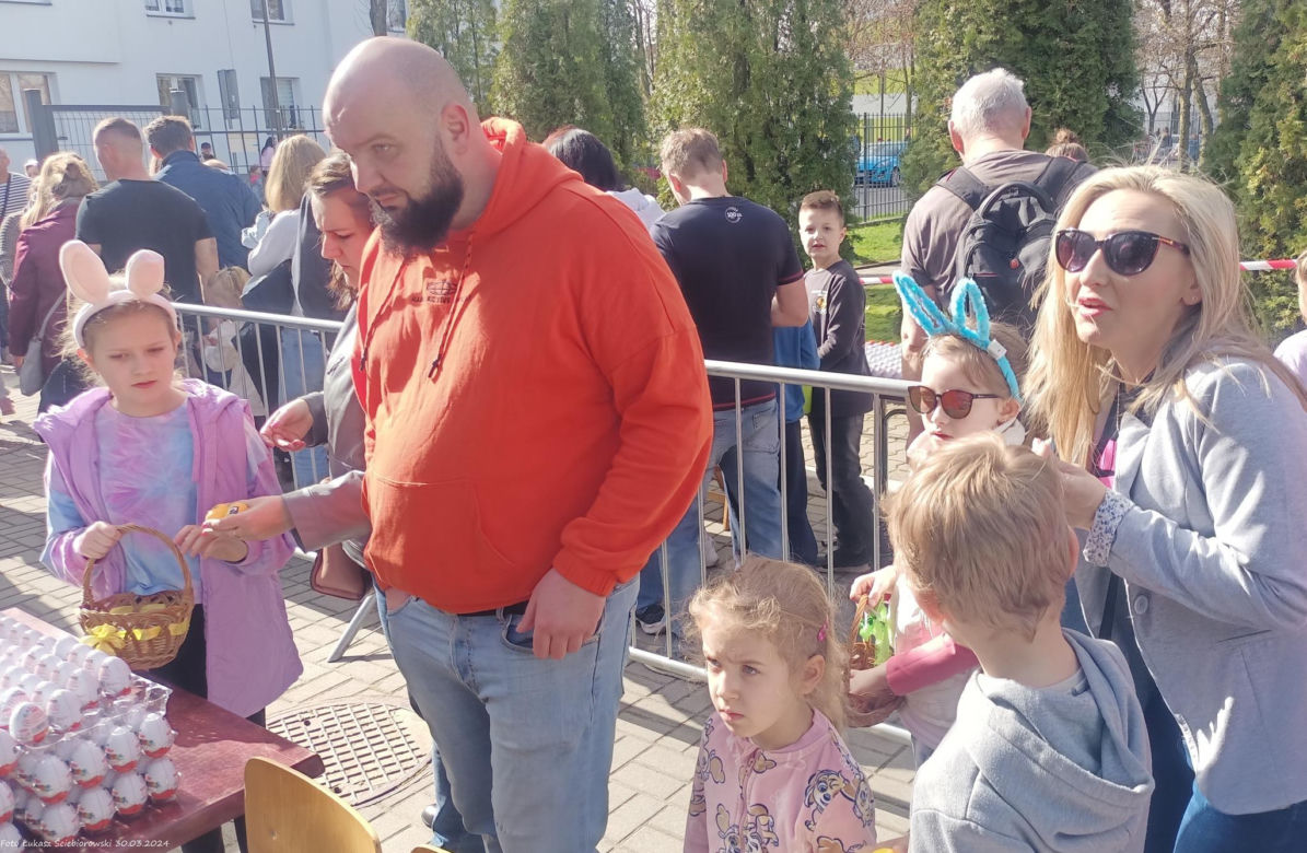 Piekary Śląskie. Świąteczne zbieranie jajek wielkanocnych