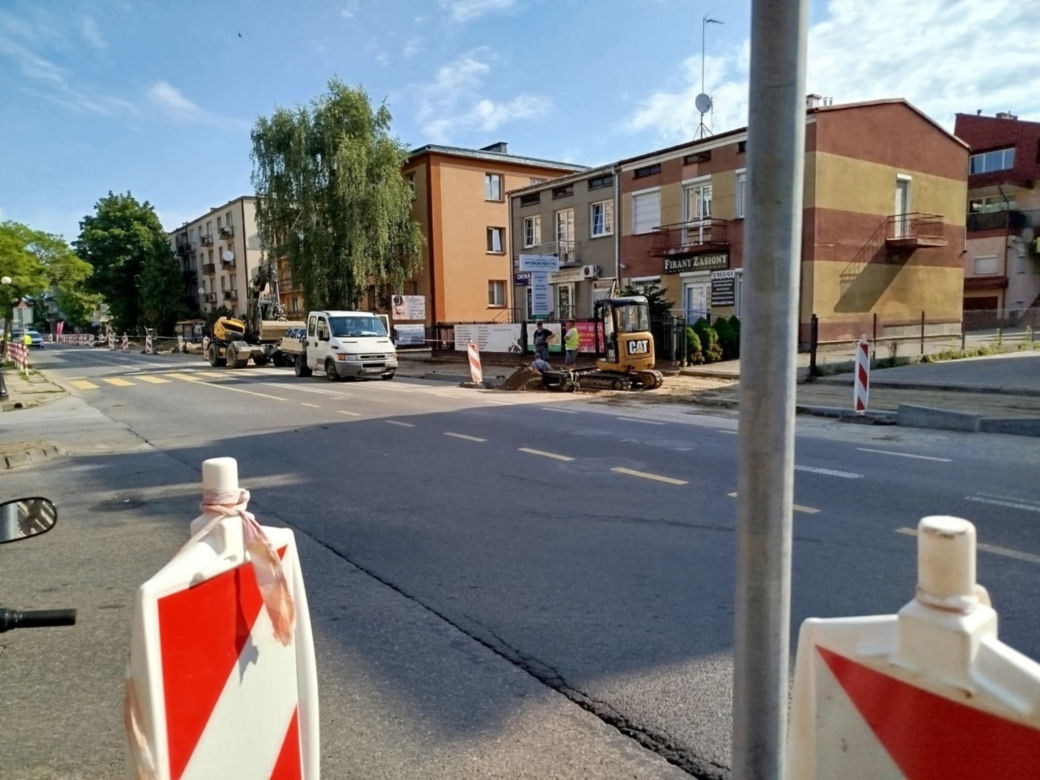 Od 16 lipca wystąpią ograniczenia w ruchu, polegające na zamknięciu odcinka ul. Floriańskiej od skrzyżowania z ul. Piłsudskiego do skrzyżowania z ul. 3 Maja (włącznie).