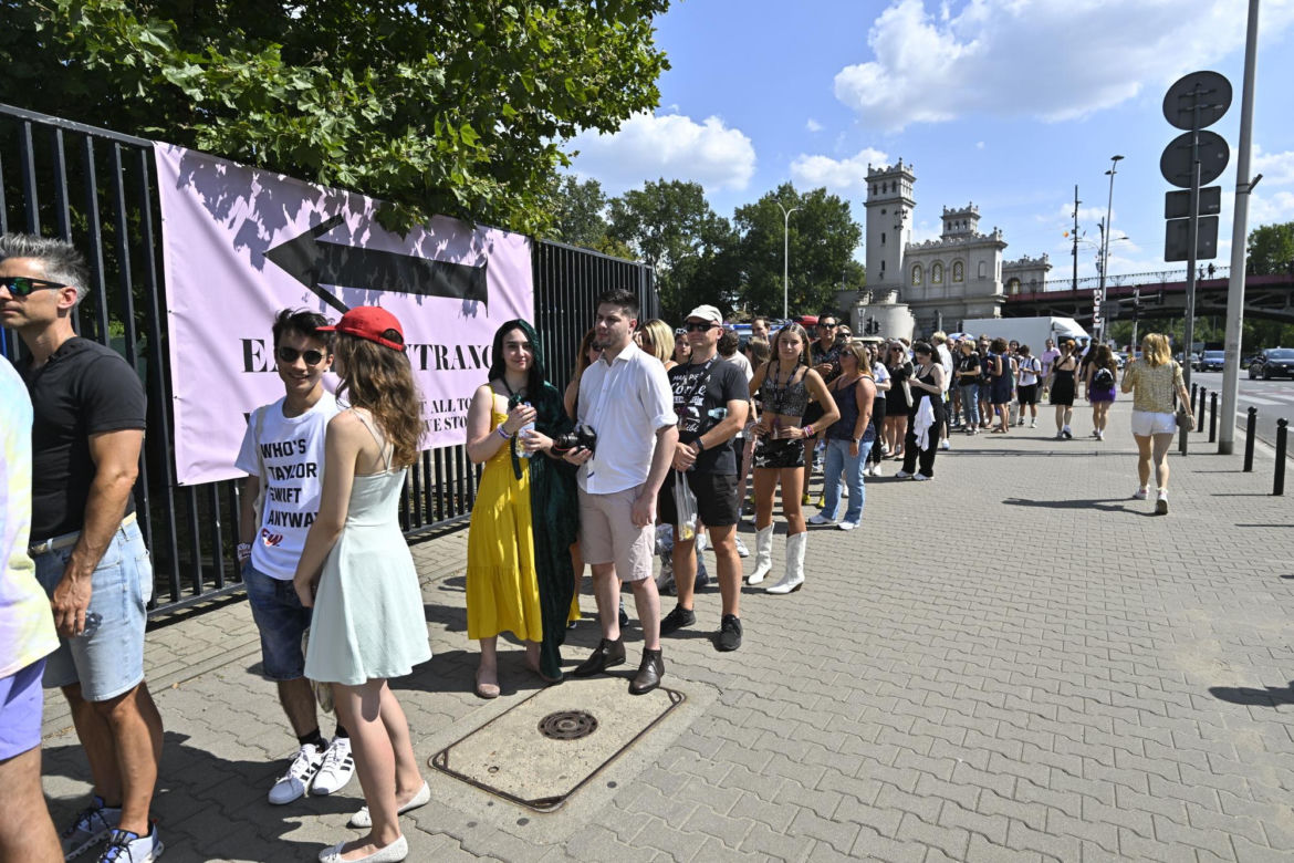 Koncert Taylor Swift w Warszawie. PGE Narodowy