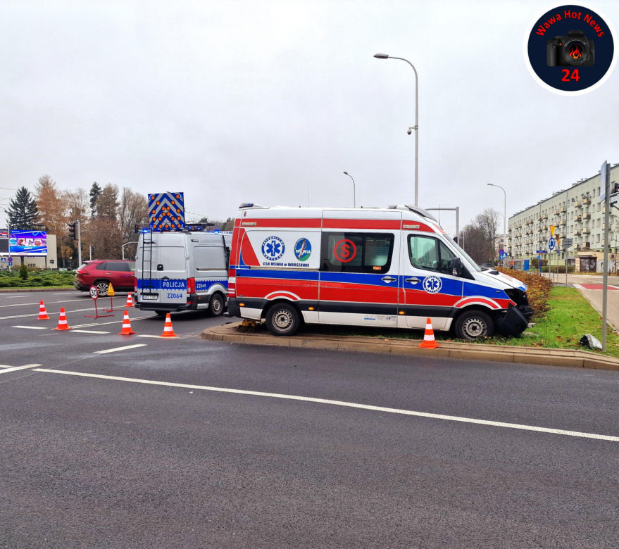 Zderzenie karetki z osobowym nissanem na Mokotowie. Dwie osoby ranne 