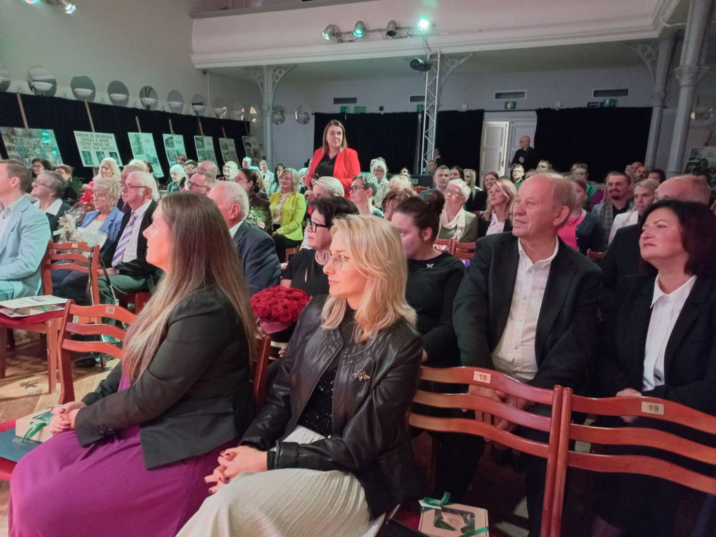 Jubileusz stowarzyszenia "Nasz Dom - Nasz Świat" i Warsztatów Terapiii Zajęciowej w Lesznie