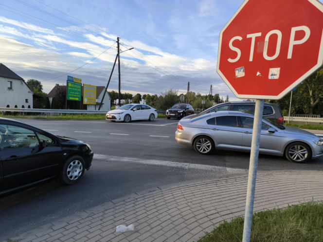 Newralgiczne skrzyżowanie w Kąkolewie będzie przebudowane na rondo