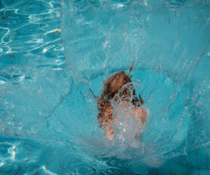 Po nieudanym żarcie parku wodnego w sieci zawrzało