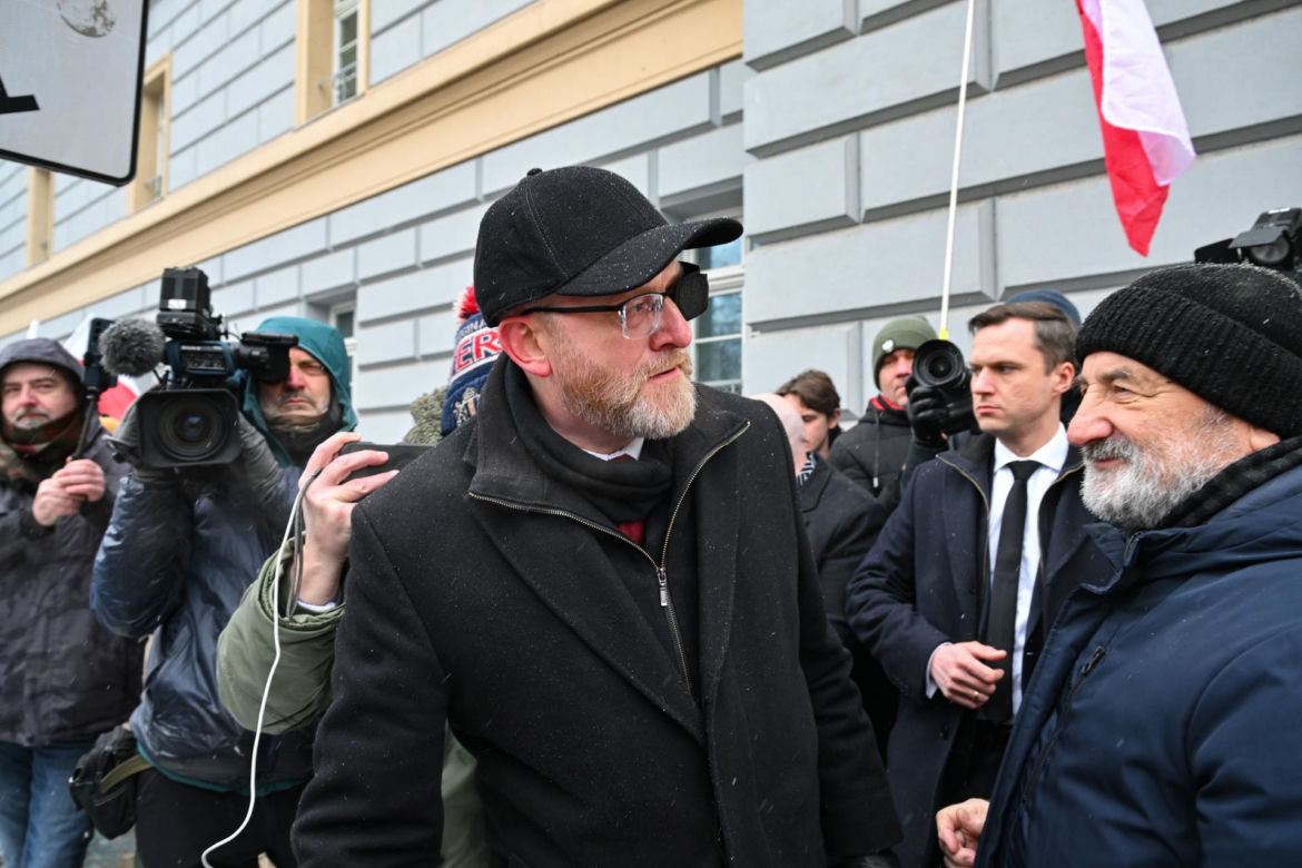Grzegorz Braun pojawił się w prokuraturze. Nie otrzymał żadnych zarzutów