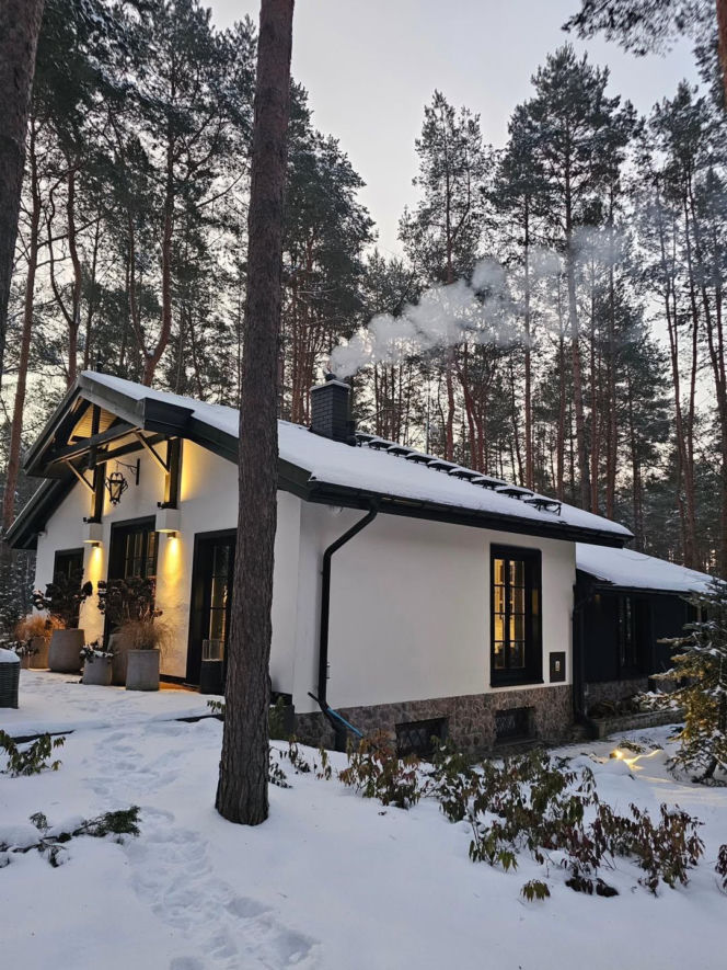 Krzysztof Miruś wyremontował leśny dom, który należał do Jerzego Połomskiego