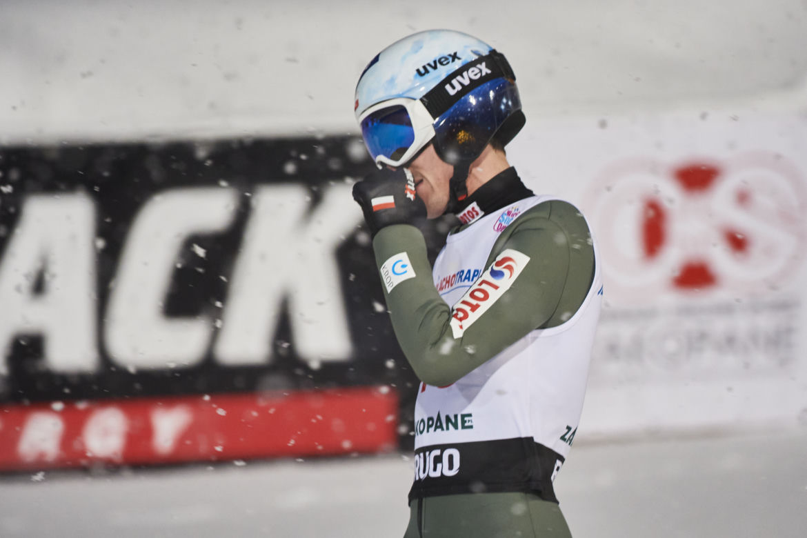Kamil Stoch musi radzić sobie w ekstremalnych warunkach