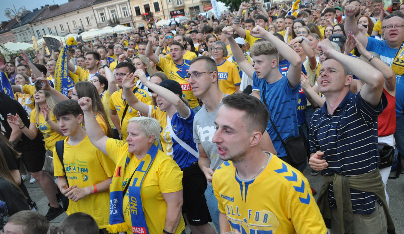 Barlinek Industria Kielce w finale Ligi Mistrzów! Feta w strefie kibiców po zwycięstwie nad Paris Saint-Germain