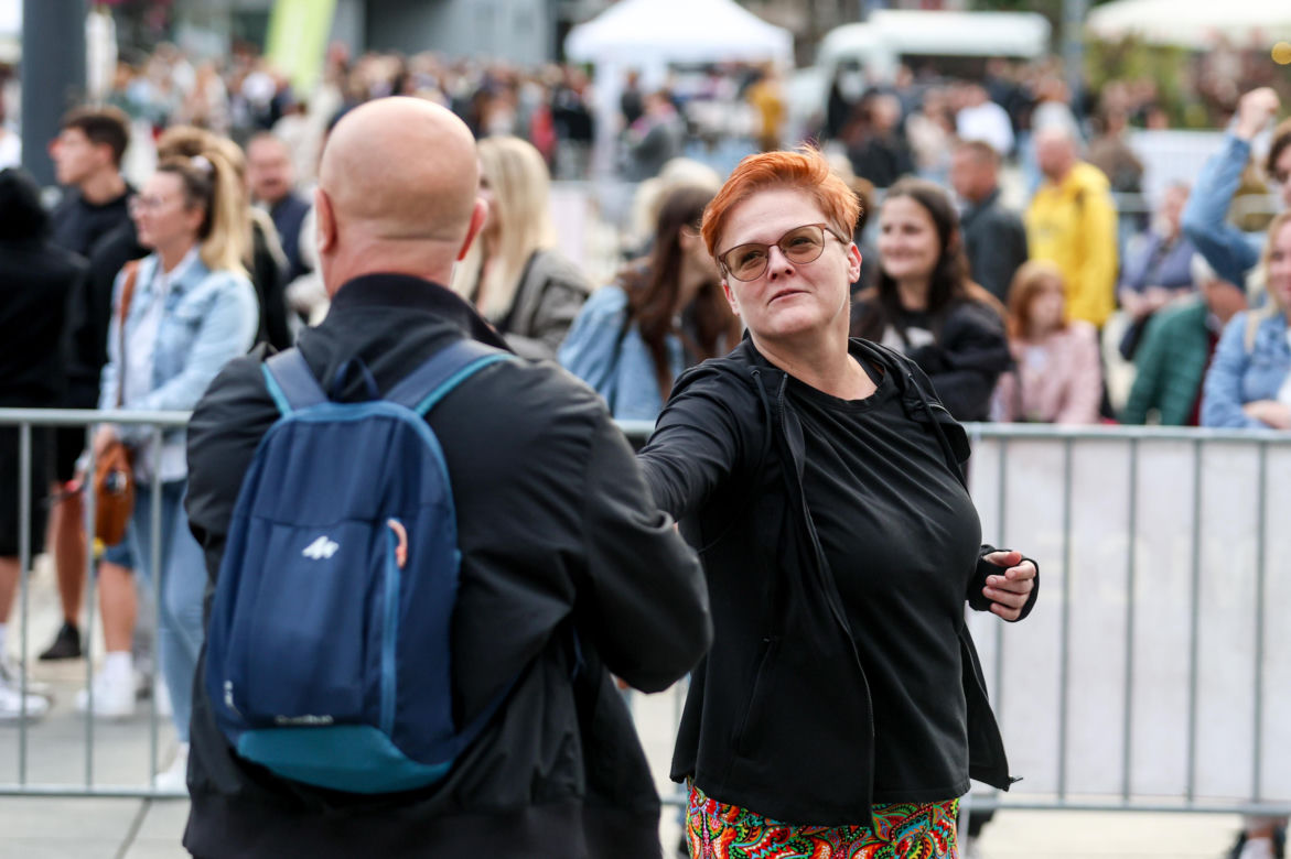 Potańcówka przed Teatrem Śląskim w Katowicach 