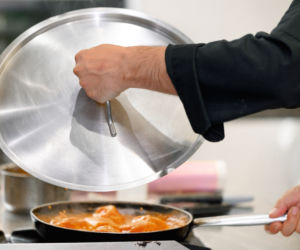 Patelnia aluminiowa z powłoką tytanową