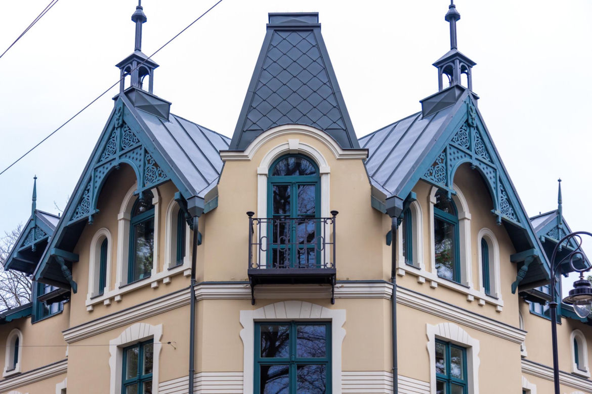 Konstancin-Jeziorna. Zabytkowe wille odzyskują dawny blask - zobacz wyremontowane rezydencje
