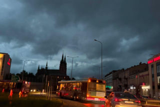 Czy Świętokrzyskie ma swój „biegun burzowy”? Według AI to najbardziej narażone miejsca na nawałnice