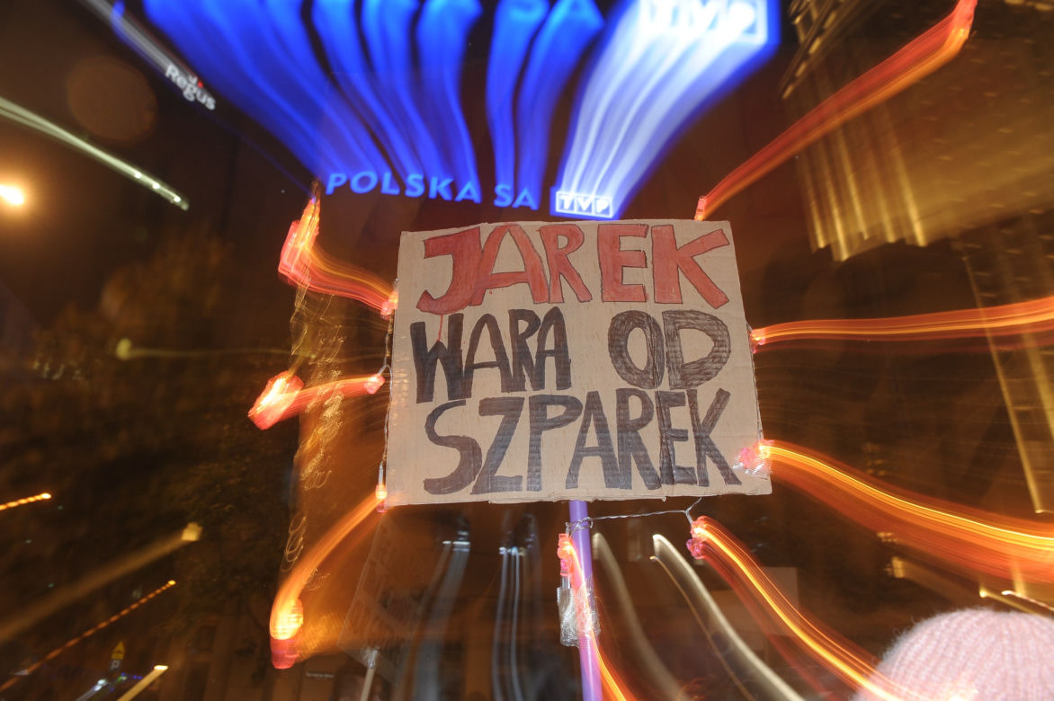 Transparenty na strajkach kobiet