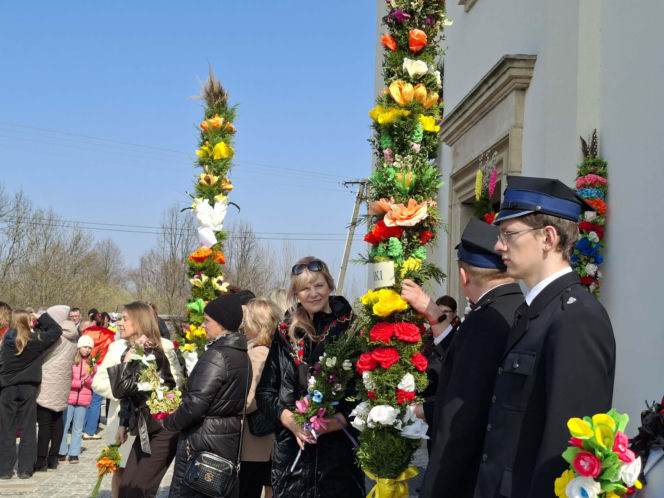 Niedziela Palmowa 2026 w gminie Brody. Barwna procesja i rekordowe palmy w Krynkach