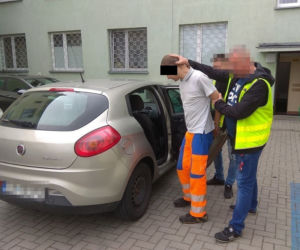 Chciał zabić bo wylała śledzie na głowę jego ukochanej