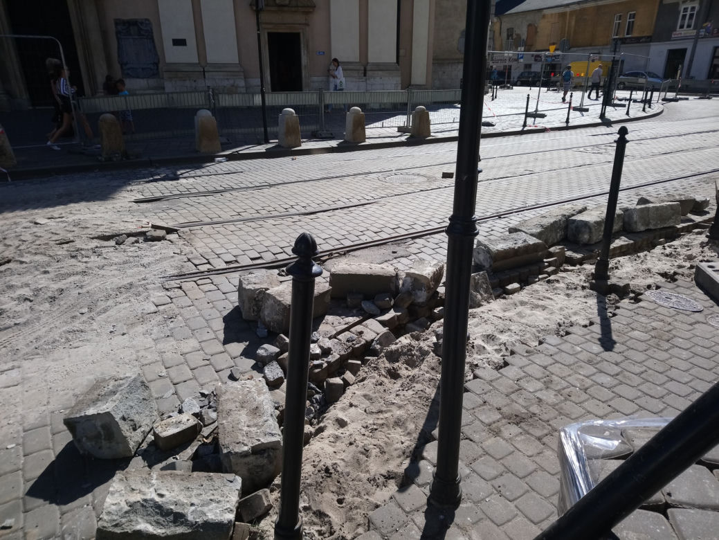 Ruszył remont ulicy Karmelickiej. Duże utrudnienia w centrum Krakowa