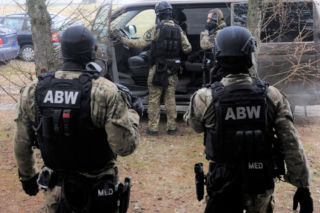 Nawoływał do zabójstwa prezydenta i premiera. Groził też policjantom. Zatrzymała go ABW