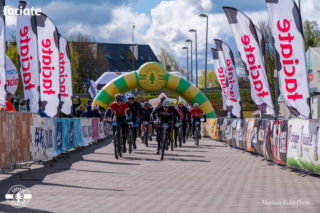 Grad, wiatr i wielkie emocje. Iławskie Łaciate Mazury MTB w ekstremalnej odsłonie