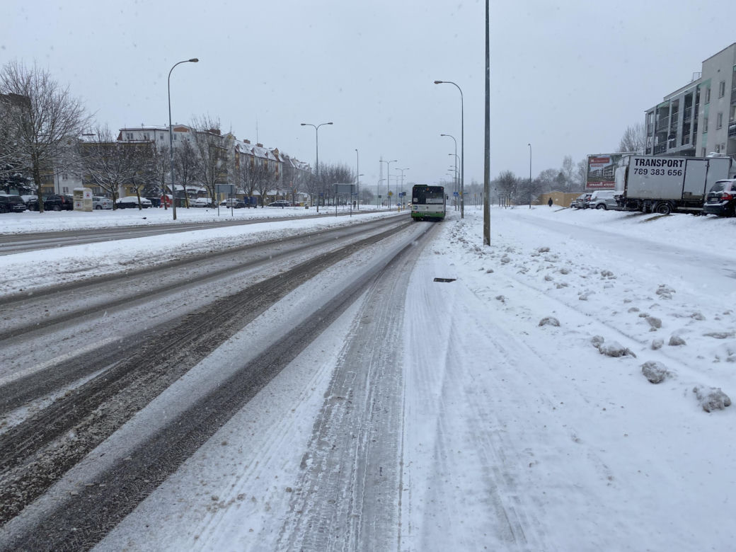 Sytuacja na drogach w Białymstoku. Styczniowy atak zimy w Podlaskiem