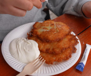 Książulo zachwycony plackami we Wrocławiu! Lepsze niż u babci