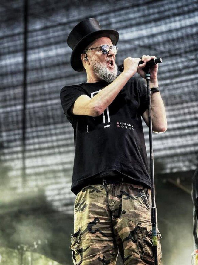 Polski gwiazdor rocka trafił do szpitala. Szokujące doniesienia!