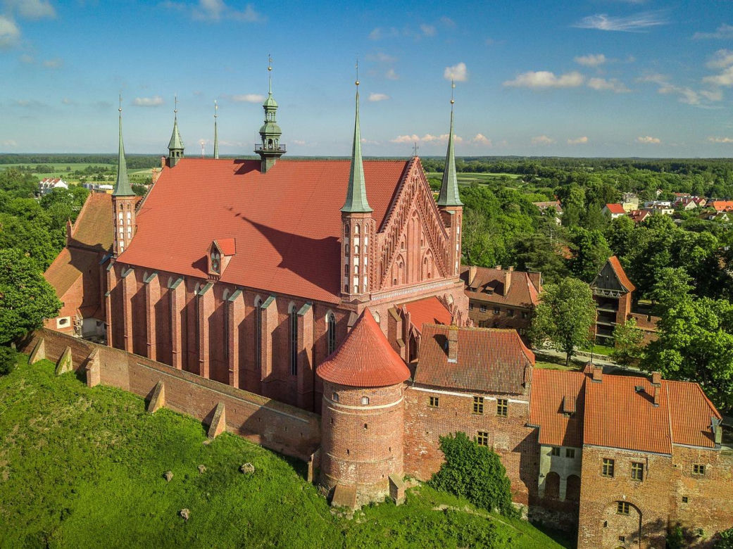 Trwa remont kościoła we Fromborku. W PRL zrobiono z niego kotłownię