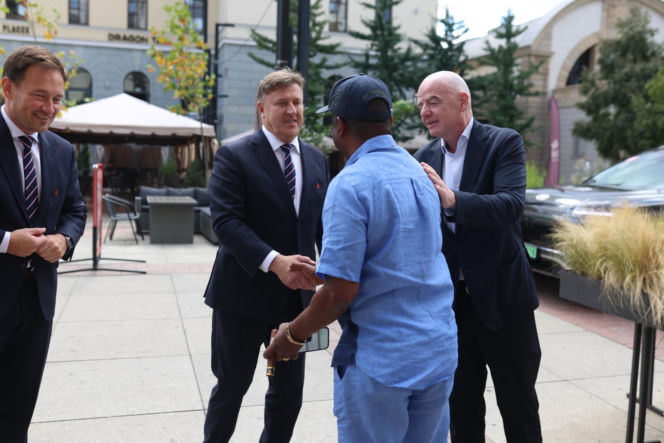 Cezary Kulesza wita Gianniego Infantino