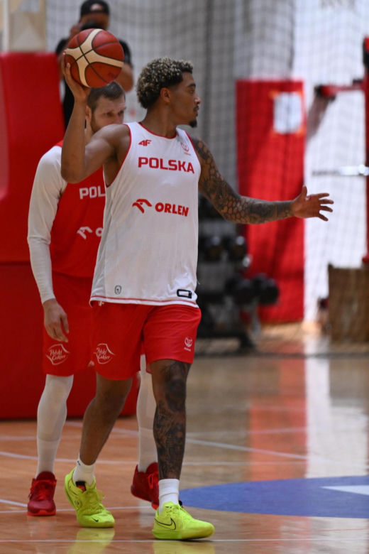 Jeremy Sochan trenuje z reprezentacją Polski we Wrocławiu. Zobacz zdjęcia. Kiedy mecze o Igrzyska Olimpijskie?