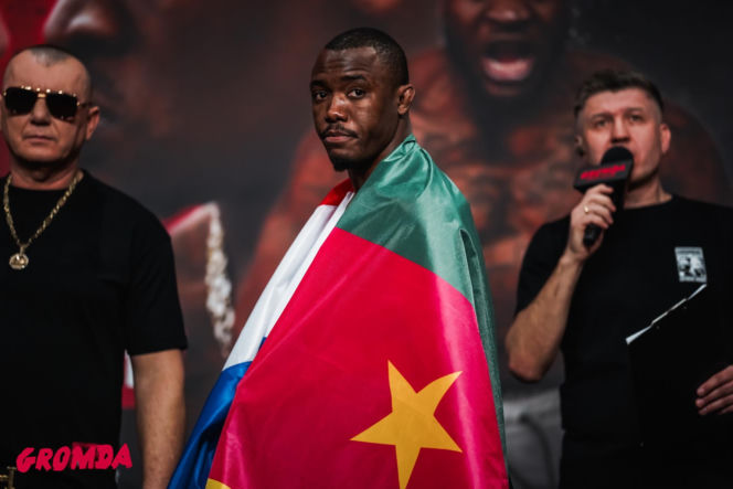 Ring girls Gromda 24