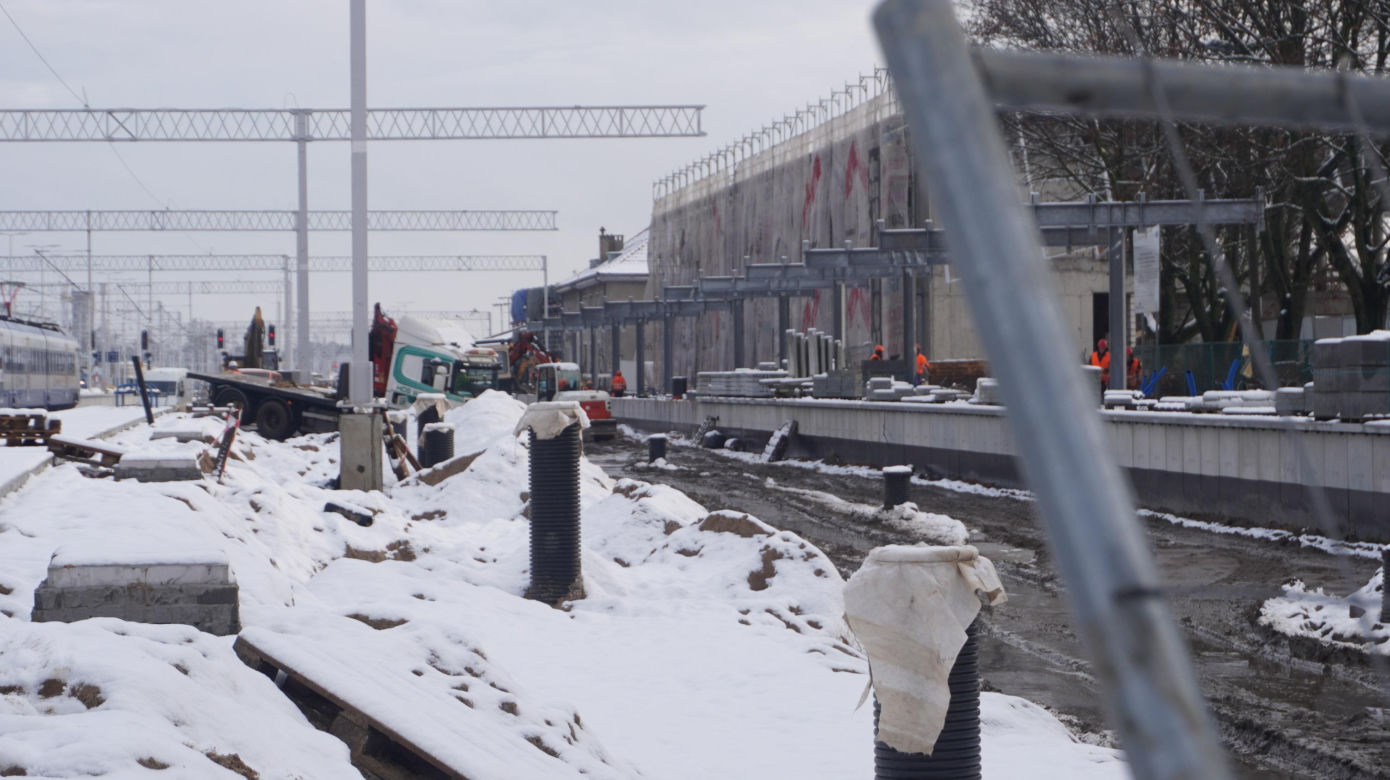 Dworzec Główny w Olsztynie rośnie w oczach. Stoi już metalowa konstrukcja budynku [ZDJĘCIA]
