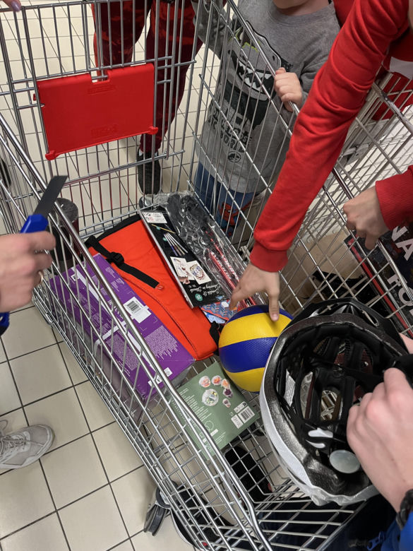 Tajemnicze wózki Auchan, to kupili klienci w Warszawie 