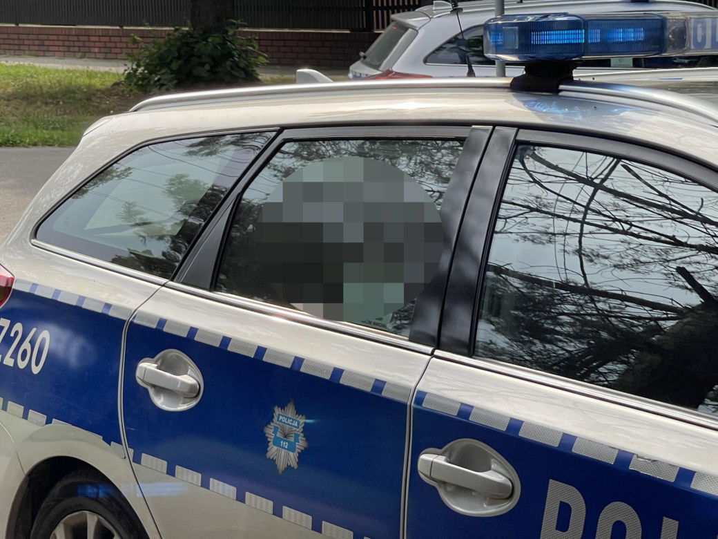Kłótnia kochanków zakończyła się wbitym nożem w ciele kobiety. Krwawa awantura we Włochach