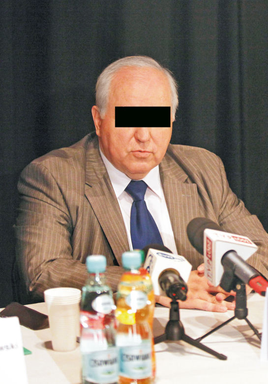 Prezes od przekrętów żąda odszkodowania !