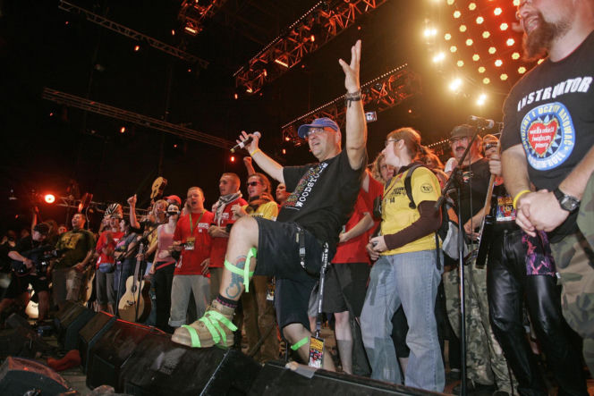 Od witraży i „uwalniania słoni” do Wielkiej Orkiestry Świątecznej Pomocy. Nieoczywiste oblicza Jurka Owsiaka