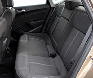 Opel Astra Sedan (Astra J)
