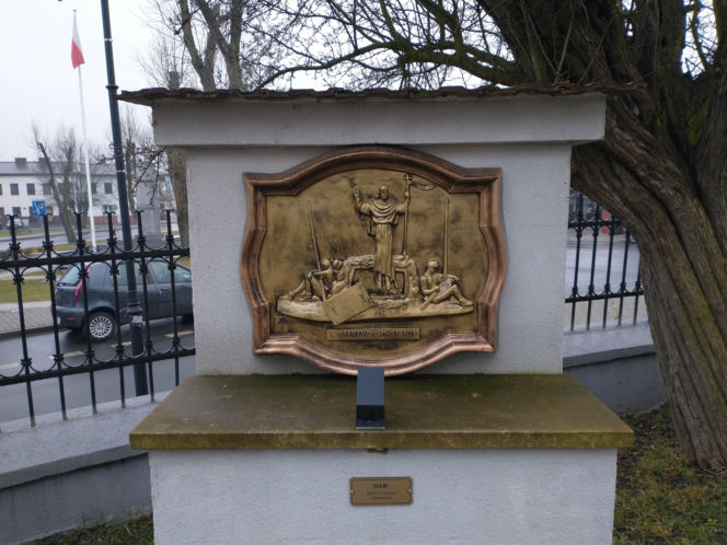 To miasto w województwie łódzkim zachwyca zabytkowym rynkiem. W średniowieczu stało się sławne