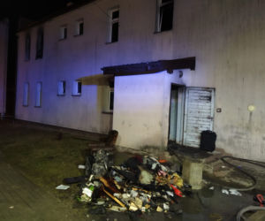 Ciechanów. Dwie osoby nie żyją, 17-latek poparzony! Koszmarny pożar mieszkania przy Komunalnej [ZDJĘCIA]