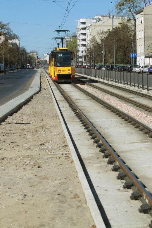 Miała być trawa a jest szary beton