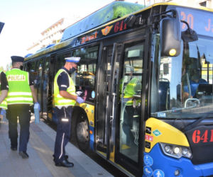 Kontrola maseczek w autobusach