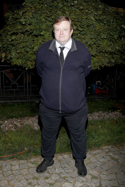 ŻENIĘ SIĘ, WIĘC MUSZĘ SCHUDNĄĆ.
