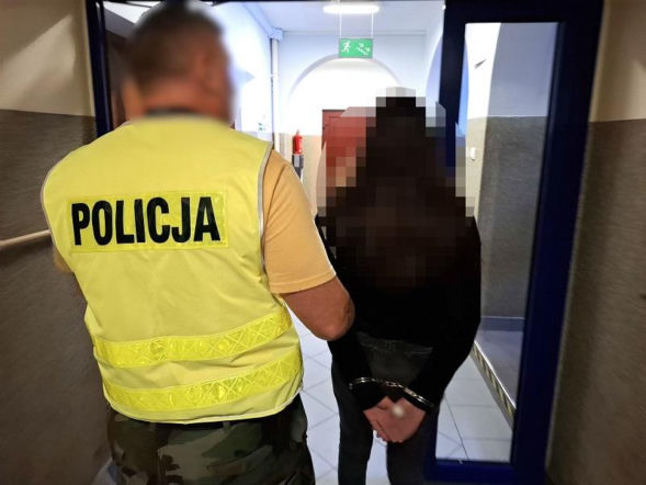 Sprzątała biura, a przy okazji wynosiła łupy w workach na śmieci. Skradziony towar trafiał do lombardów