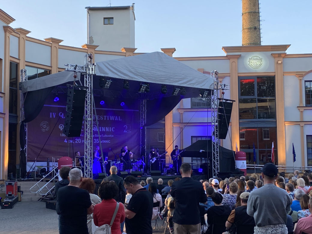  IV Lubuski Festiwal Piwnic i Winnic w Zielonej Górze. Koncert zagrał Czesław Śpiewa