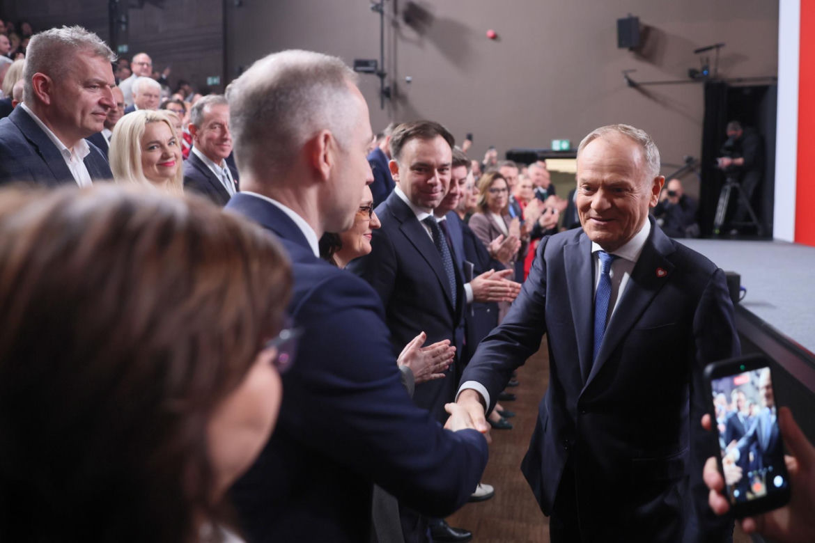 Premier Donald Tusk podczas Rady Krajowej Koalicji Obywatelskiej w Ursynowskim Centrum Kultury "Alternatywy" w Warszawie
