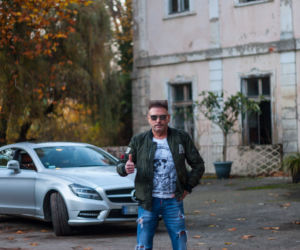 RUTKOWSKI KUPIŁ PAŁAC DLA SWOJEJ AGENCJI