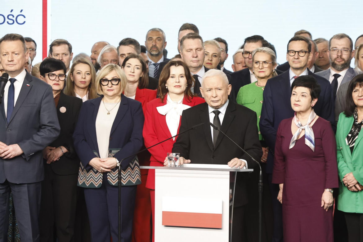 Kaczyński prosi o pieniądze