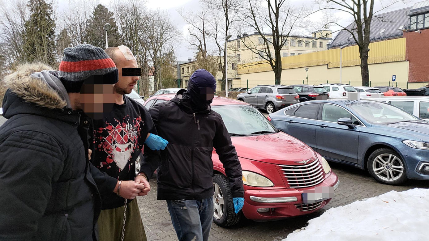 Grzegorz zatłukł Karolinę siekierą, bo odeszła do innego? Wstrząsające ustalenia