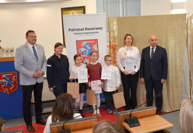 „Plastyczne Oscary” i mosty między pokoleniami. Wielki finał konkursów w ramach kampanii „Widzę – rozmawiam – reaguję” w Siedlcach