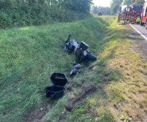 Wypadek pod Gnieznem. Motocyklista reanimowany na drodze