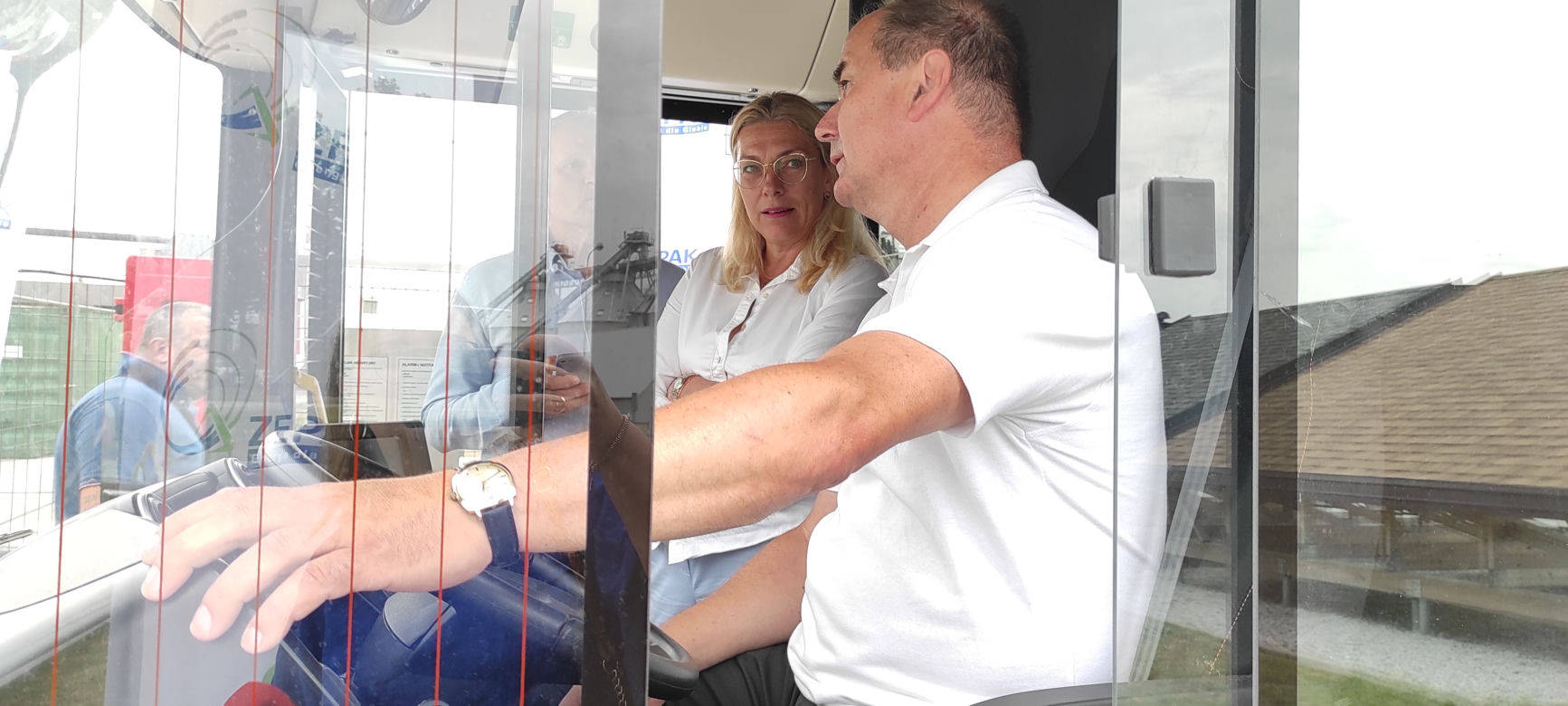 Tankowanie autobusu wodorowego ZEPAK w Koninie