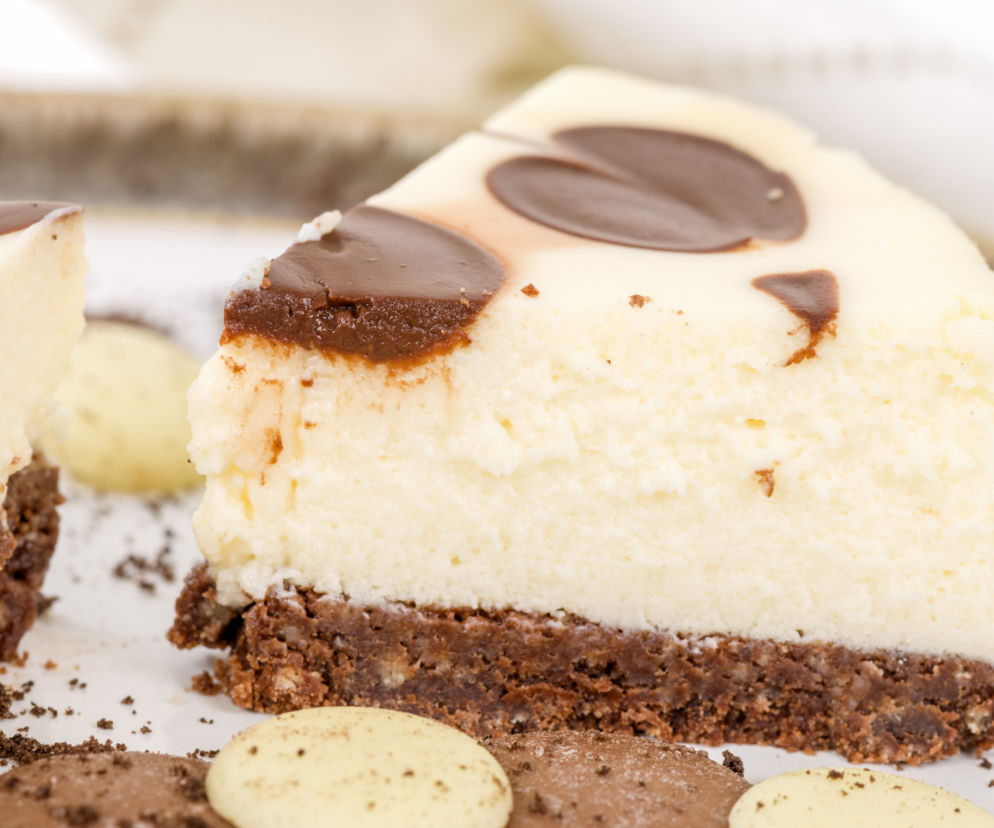 sernik-ze-spodem-brownie-jak-zrobic-przepis.jpg