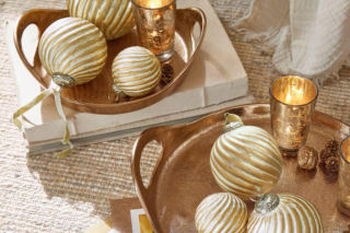 Gdzie kupić złote bombki choinkowe? Sprawdziliśmy ofertę sklepów